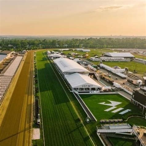 Baseball Field Side View 的图像结果