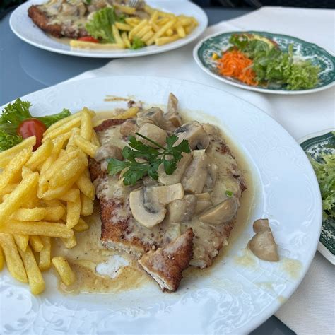 EIFEL HOTEL LAMBERTY (Landscheid) - B&B Reviews, Photos, Rate ...