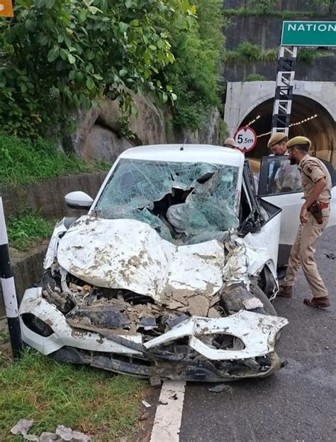 J&K: DySP injured in landslide