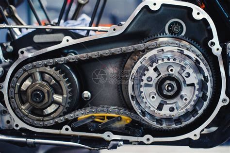 重型摩托车修理机车内部拆卸引擎服务概念高清图片下载-正版图片506616485-摄图网