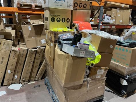 LARGE BRAND NEW MIXED WORKWEAR/SAFETY PALLET INCLUDING WORKBOOTS ...