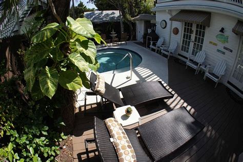 SEASCAPE TROPICAL INN (Key West) - Inn Reviews, Photos, Rate Comparison ...