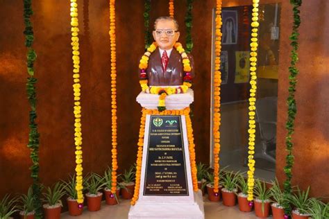 Hon’ble Vice-Chancellor Dr. Z. P. Patel unveiled the statue of Shri ...