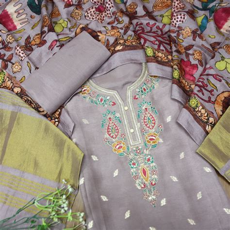 Hayaat Maupe Lilac Thread Embroidered Work Neck with Zari Dola Silk Se ...