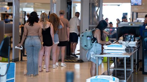 TSA ends shoe removal policy at security checkpoints | khou.com