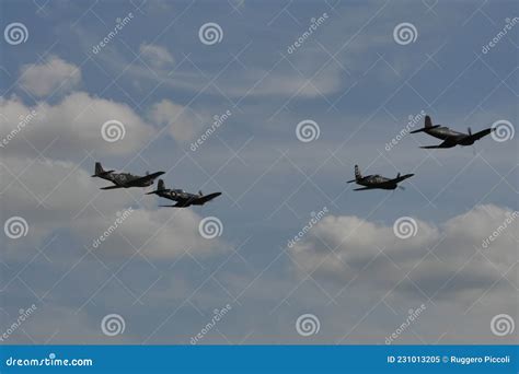 Second World War United States Navy Combat Aircraft Chance Vought F4U ...
