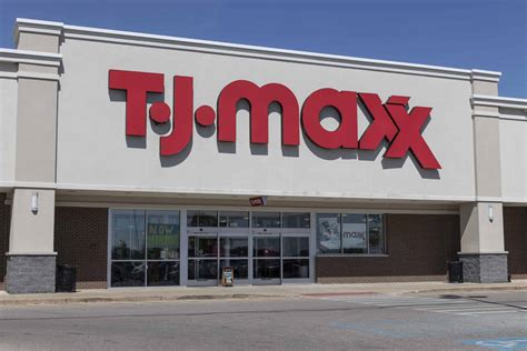 When Does TJ Maxx Restock? (Your Complete Guide!) - AnswerBarn