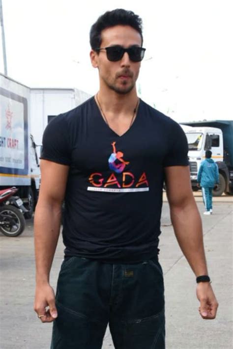 Bell Bottom: Get Latest Buzz, Updates, Gossip, Photos & Videos