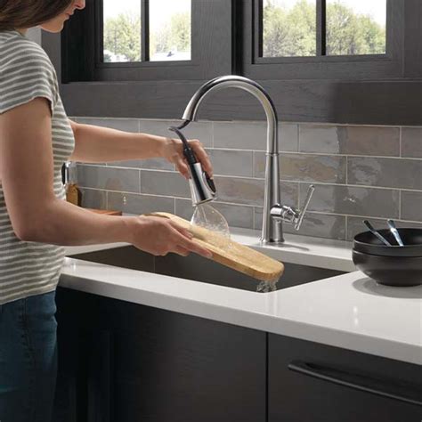 Emmeline Single Handle Pull-Down Kitchen Faucet | Delta Faucet Kitchen ...