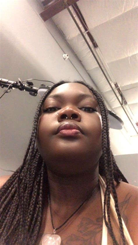 Am I ugly for a lesbian? : r/queer