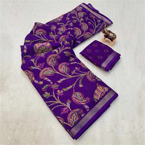 Purple Maheshwari Silk Blend Saree Adorned With Elegant Floral Print