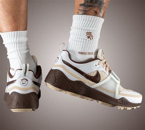 Travis Scott x Nike Zoom Field Jaxx Light Chocolate HQ3073-100 | SneakerFiles