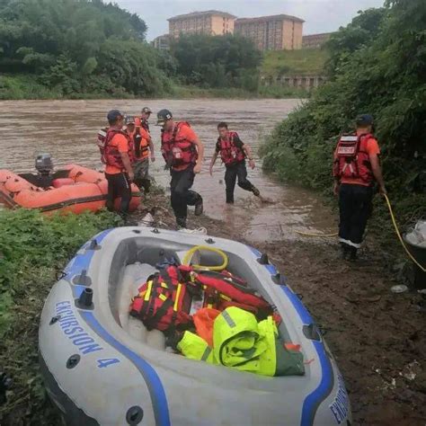 四川泸州4名儿童溺水后续：1人被救已出院，打捞起1人但已遇难身亡，另2人仍然失联……_落水_龙凤镇_女生
