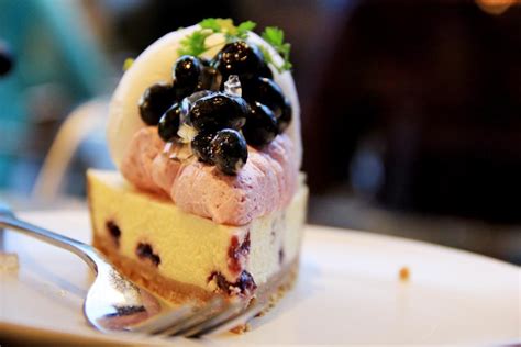 草莓蓝莓蛋糕,草莓蓝莓摆盘,蛋糕草莓造型图_大山谷图库