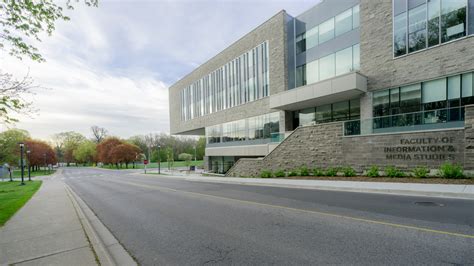 西安大略大学护理学院与信息媒体研究院教学楼-教育建筑案例-筑龙建筑设计论坛