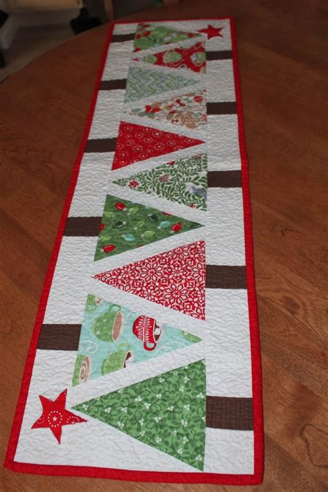 Rezultat imagine pentru Patchwork Table Runner Ideas