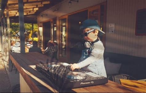Sunday Sesh: Decks on the Deck - Reggae and Dub with M_Phonik & Miss ...