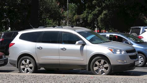 2011 Chevrolet Traverse 2LT Front-wheel Drive 6-spd TAPshift w/OD