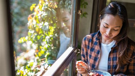 A 10:14 Intermittent Fasting Plan Helps Energy, Sleep, and Mood