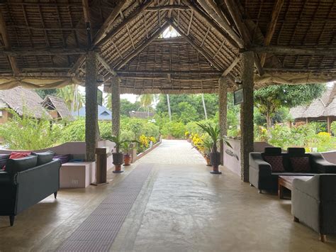 Meremeta Bungalow Lodge | Dive Resort | PADI Travel