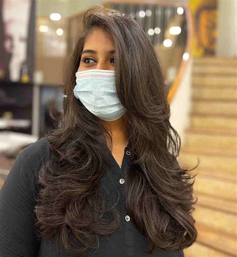 Long Layered Wavy Hair Side Part