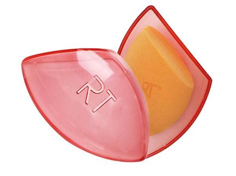 How To Make Optimum Use Of Your Makeup Sponge For A Flawless Makeup Look