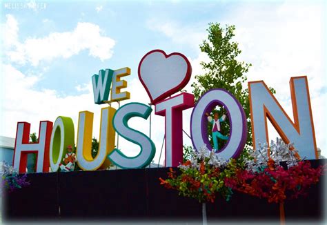 Houston Travel Destination: The "We Love Houston" Sign