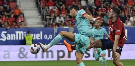 Lewandowski firmó el gol de penalti en el 1-2 del Barça