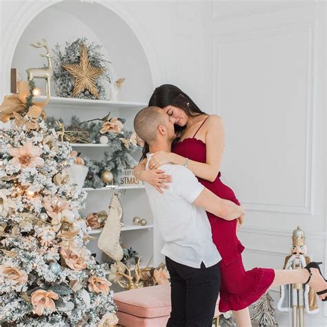 50+ Cute Christmas Photography Ideas For Couples [2025] For Creative ...