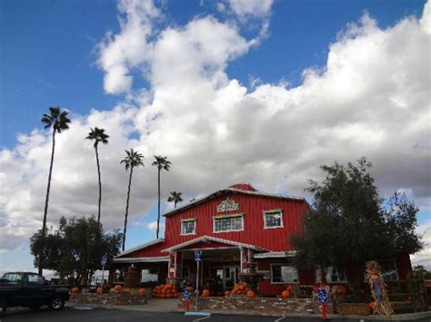 Murray Family Farms, The Big Red Barn (Bakersfield) - 2021 What to Know ...