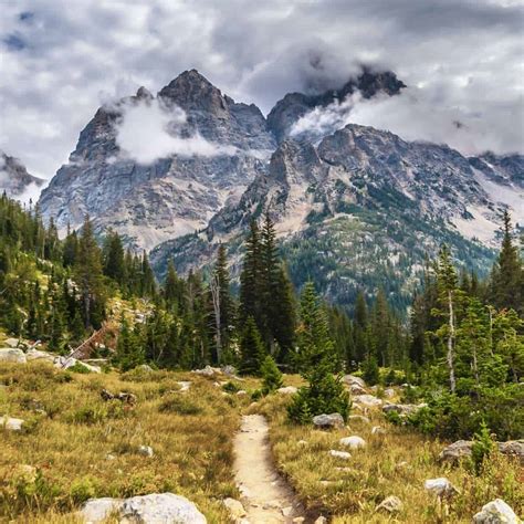 8 Best Hikes in Wyoming