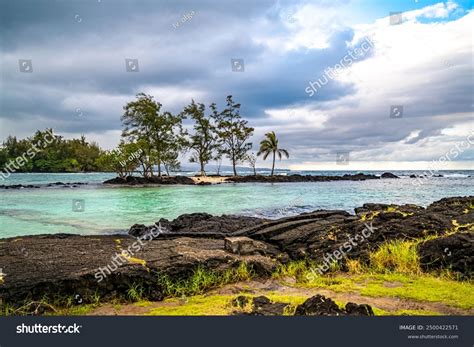 Carlsmith Beach Park Hilo Hawaii Stock Photo 2500422571 | Shutterstock