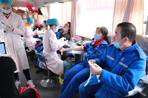 温岭石油爱心献血队为外来员工子女圆本地上学梦-台州频道