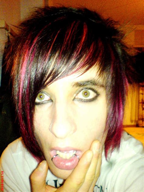 Emo Hair | Emo Hairstyles | Emo Haircuts: Emo Guys - What Makes Them Emo?