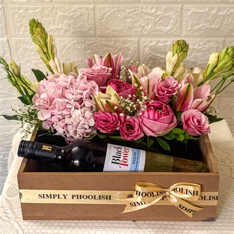 Flowers & Wine Hamper – Simply Phoolish