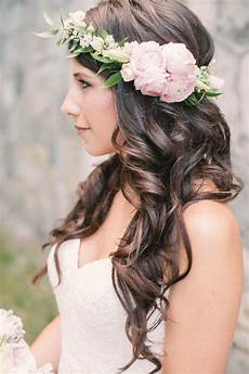 Garden Wedding Hairstyles by 21 Pretty Garden Wedding Ideas For 2016 Tulle Garden Wedding Hairstyles