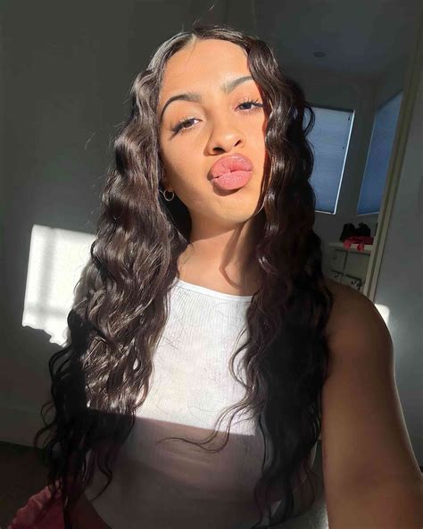 All About Travis Hunter's Wife, Leanna Lenee