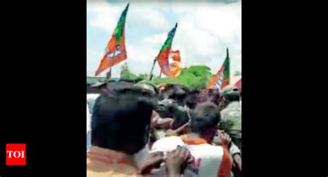 Bjp: Telangana: Tension erupts as TRS, BJP cadre clash at Station ...