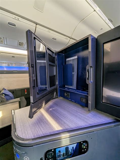 ANA The Room business class experience and review from Tokyo to Chicago – Speeding Moped