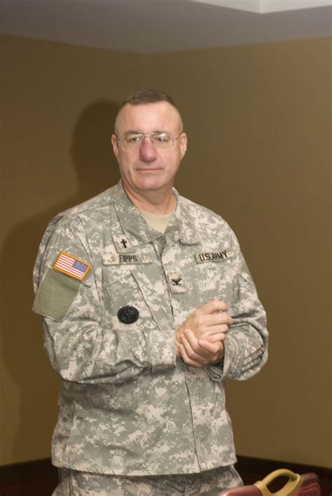 FORSCOM chaplain explains role of Army chaplains to 470 FRG leaders at ...
