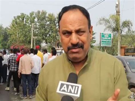 "At whose behest is this happening?": JMM as I-T raids residence of CM ...