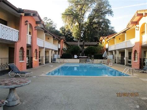 LA CASA INN & SUITES (Tallahassee) - Hotel Reviews, Photos, Rate ...