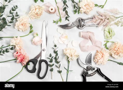 Flower Shop Work Table 的图像结果