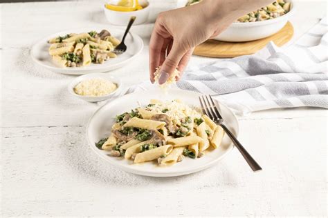Creamy Sausage, Mushroom & Kale Pasta | Heinz