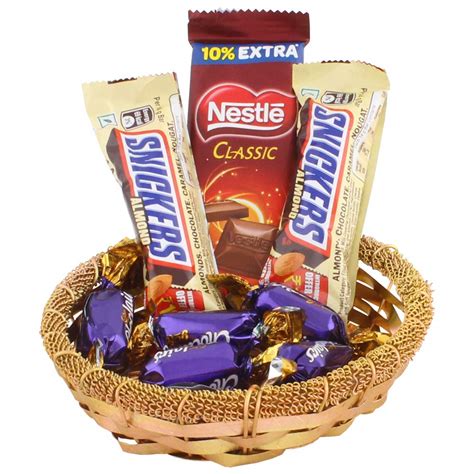 SFU E Com Mini Chocolate Gift Hamper with Snickers Almond, Nestle ...
