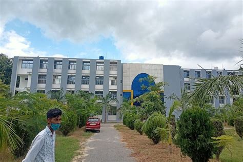 Kamla Nehru Institute of Physical and Social Sciences Sultanpur Campus ...