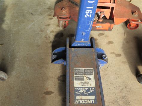 Lincoln All American 4 Ton 3630 KC Hydraulic Floor Jack