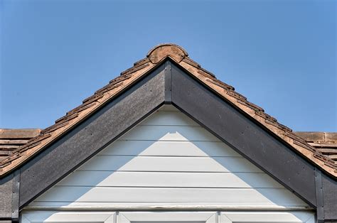 Fitting Fascia Board, Soffits and Guttering to Your New Home | MW Roofline