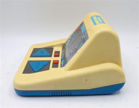 Alien Racing Game Computer 的图像结果