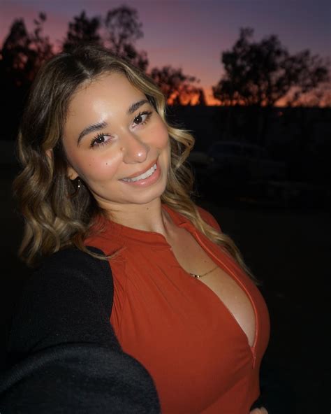 Kat Vera | swipe for a big ol kiss 😘 | Instagram